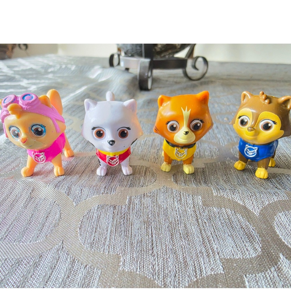 PAW Patrol Kitty cats Catastrophe Crew 4 Piece Mini Figure Toy Set Spin Master